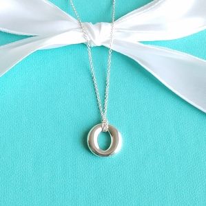 Sevillana pendant necklace